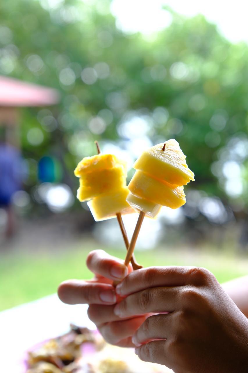 Brochettes d'ananas frais